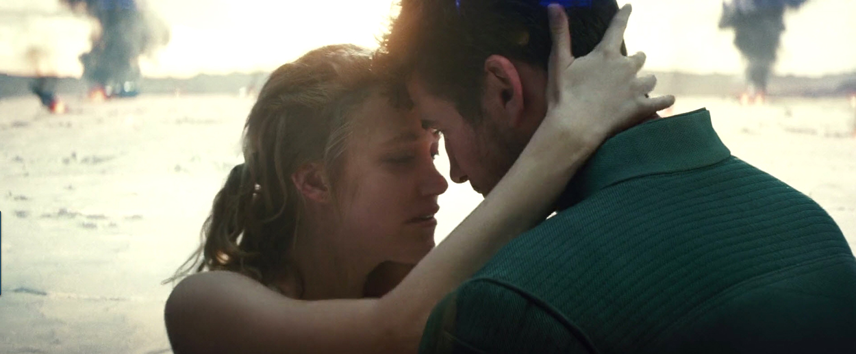 independenceday-maikamonroe4730.jpg