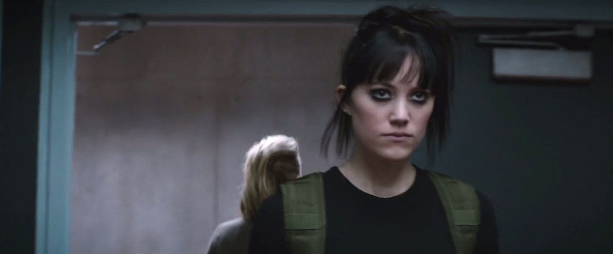 5thwave-ringer-maikamonroe-0154.jpg