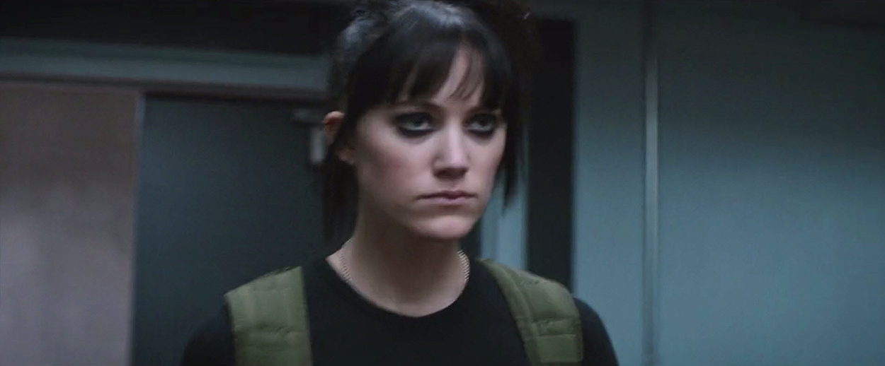 5thwave-ringer-maikamonroe-0155.jpg
