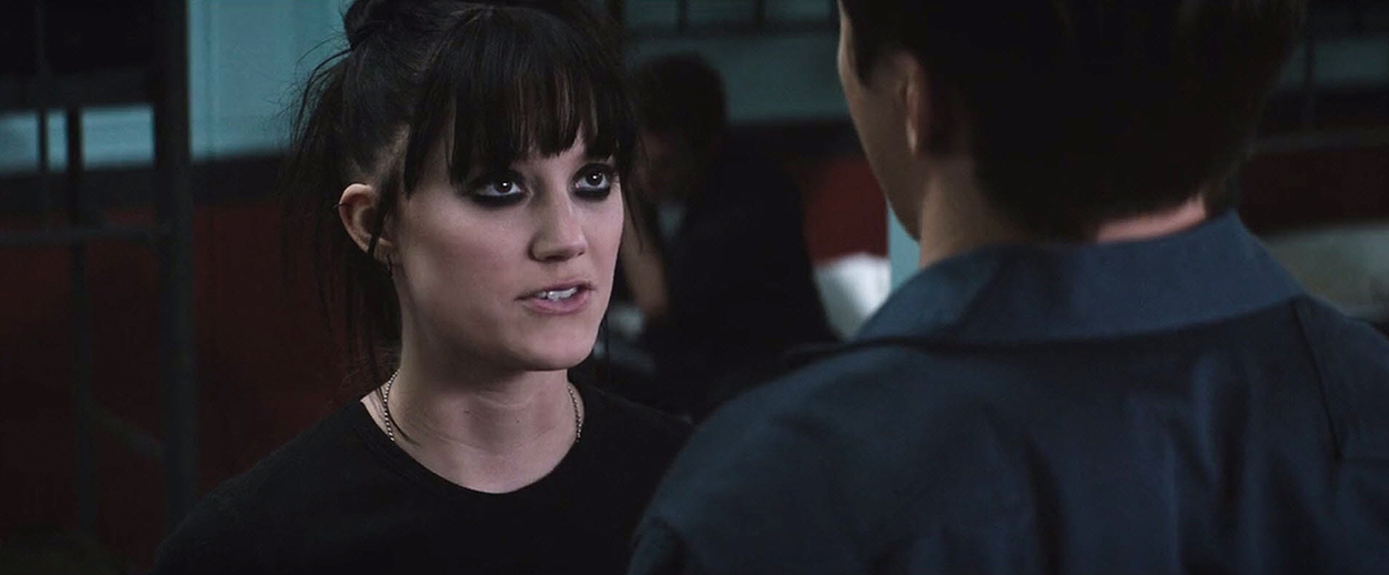 5thwave-ringer-maikamonroe-0190.jpg