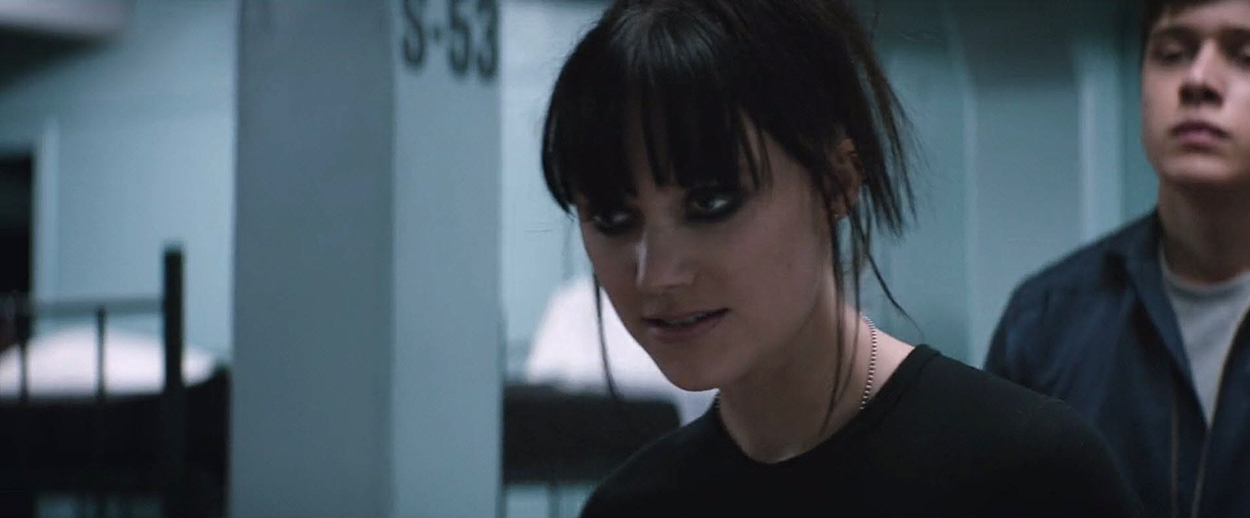 5thwave-ringer-maikamonroe-0205.jpg