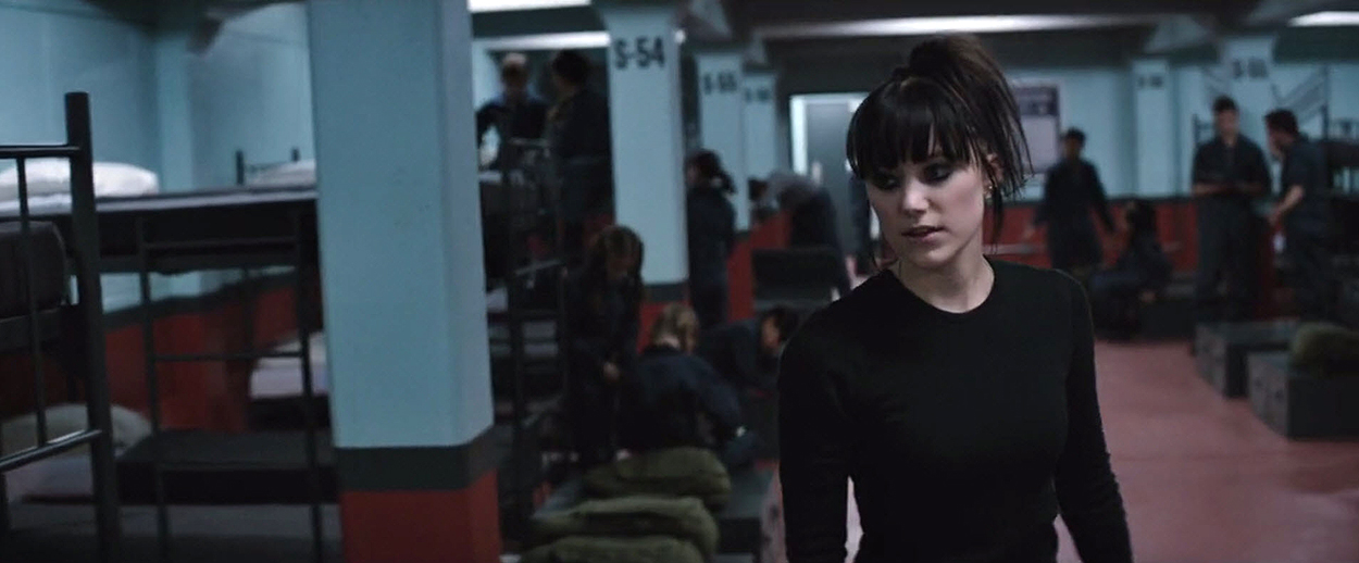 5thwave-ringer-maikamonroe-0223.jpg