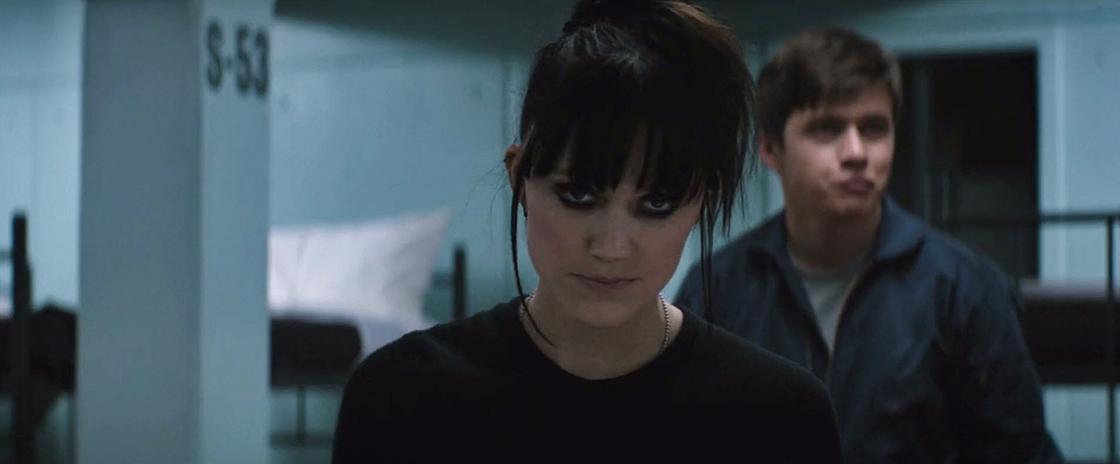 5thwave-ringer-maikamonroe-0229.jpg