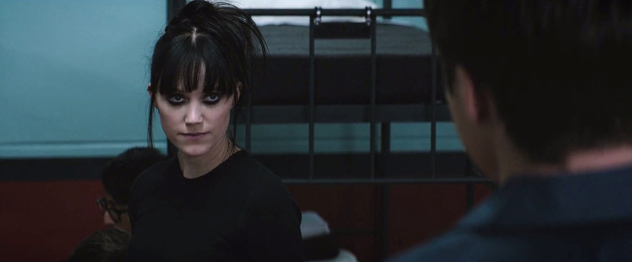 5thwave-ringer-maikamonroe-0237.jpg