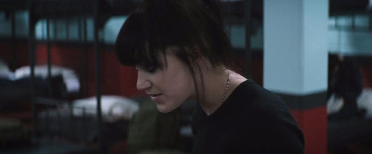 5thwave-ringer-maikamonroe-0246.jpg