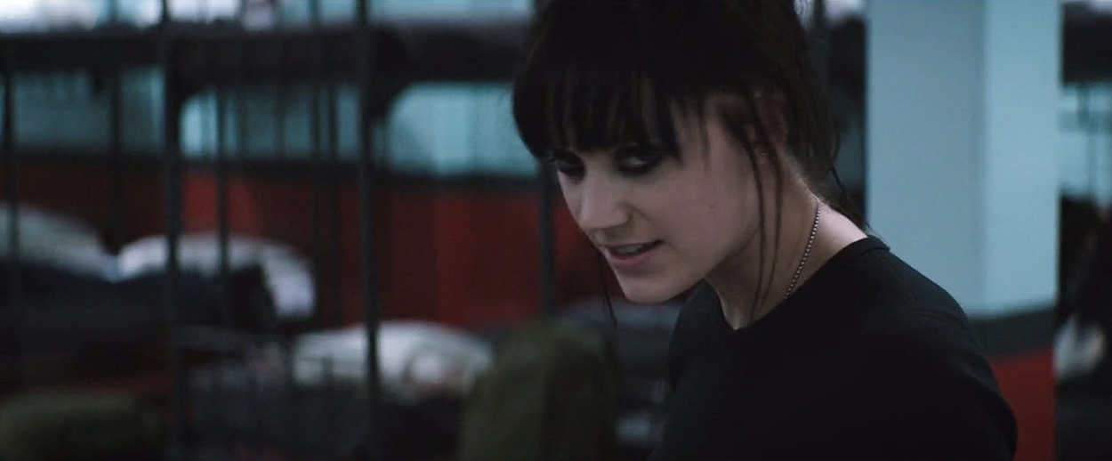 5thwave-ringer-maikamonroe-0247.jpg