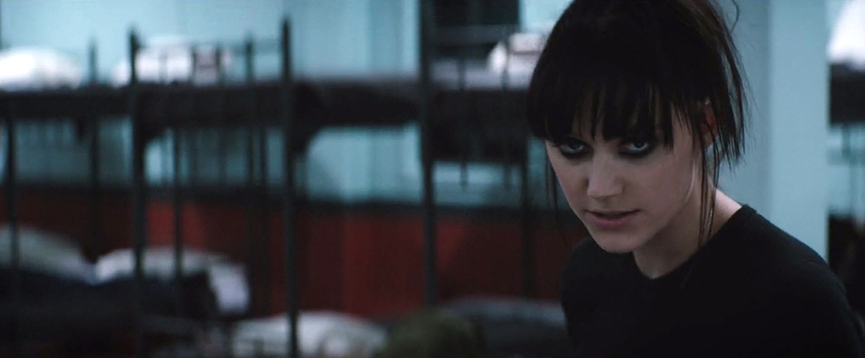 5thwave-ringer-maikamonroe-0248.jpg
