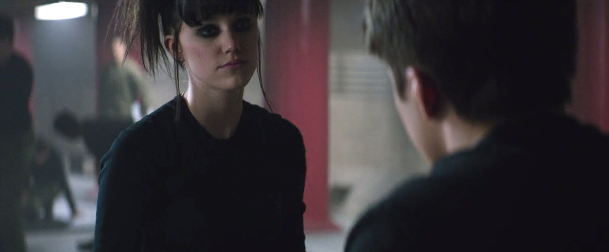 5thwave-ringer-maikamonroe-0313.jpg