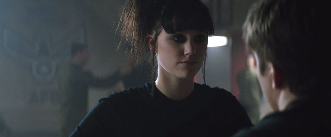 5thwave-ringer-maikamonroe-0318.jpg