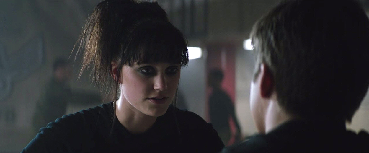 5thwave-ringer-maikamonroe-0330.jpg