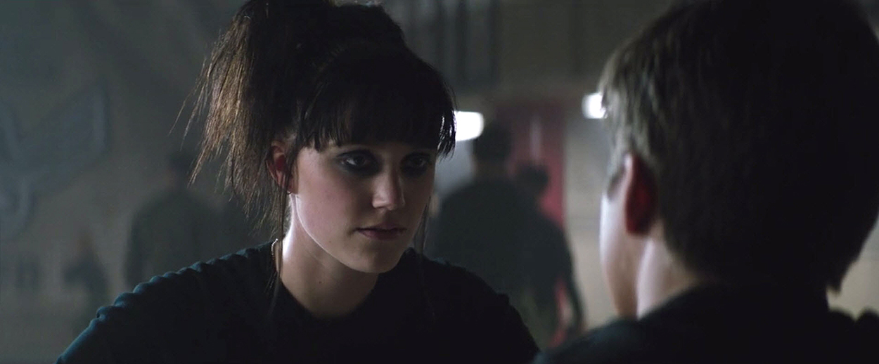 5thwave-ringer-maikamonroe-0332.jpg