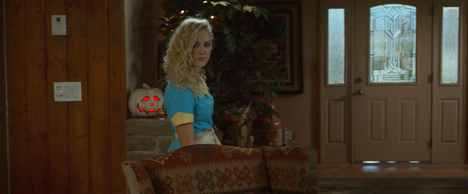 theguest-maikamonroe-00450.jpg