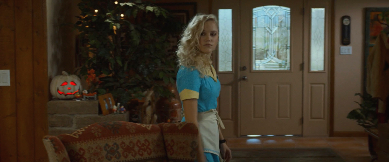 theguest-maikamonroe-00451.jpg