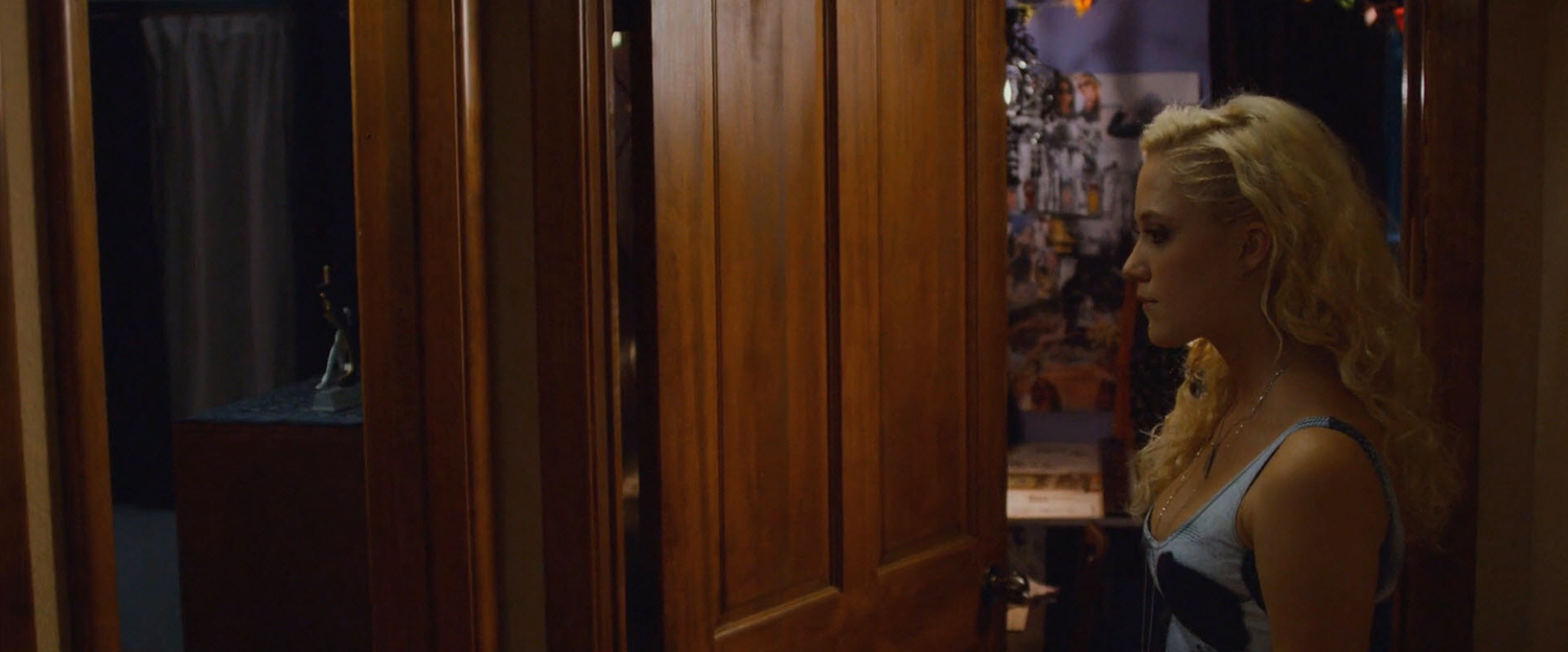theguest-maikamonroe-02360.jpg