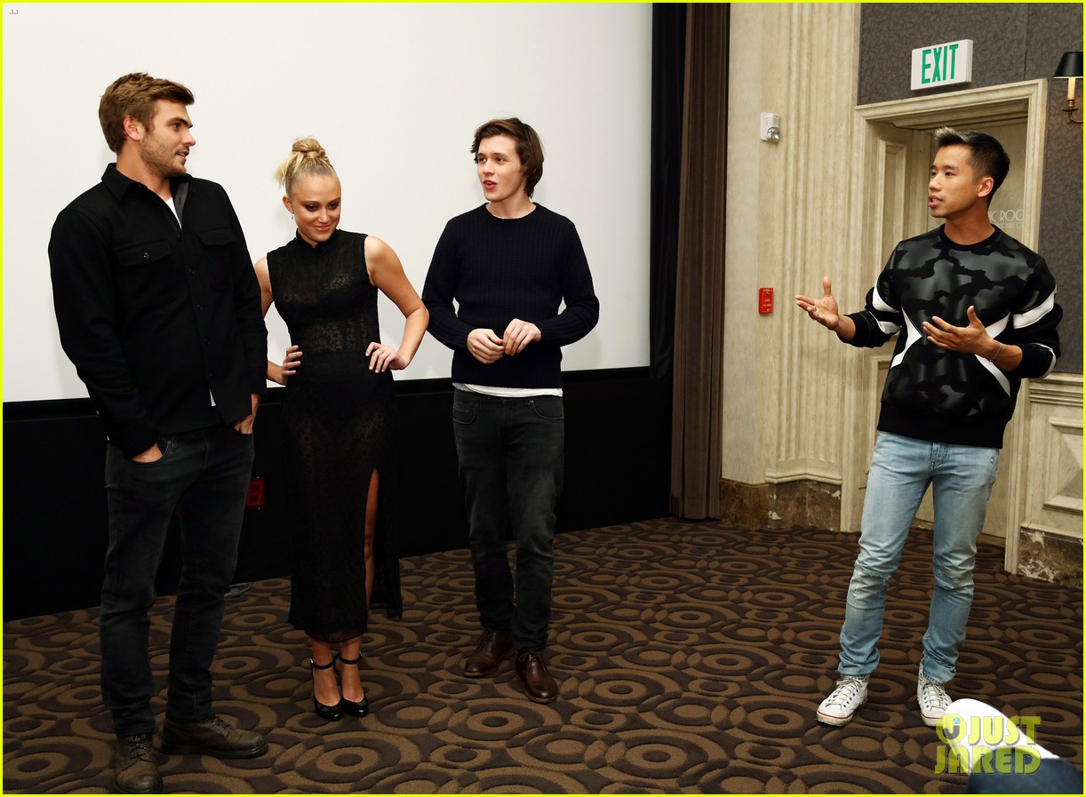 alex-roe-nick-robinson-hit-up-the-5th-wave-just-jared-screening-21.jpg