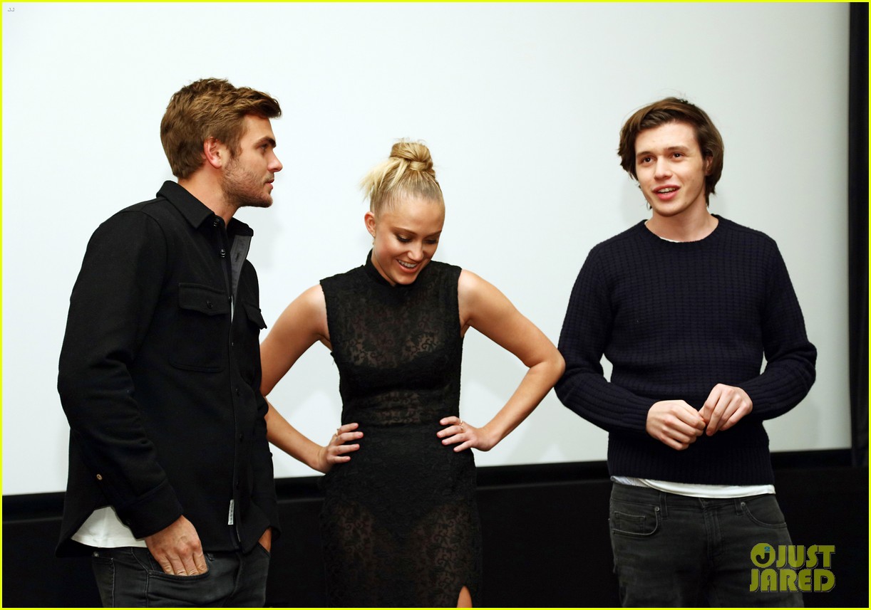 alex-roe-nick-robinson-hit-up-the-5th-wave-just-jared-screening-23.jpg alex-roe-nick-robinson-hit-up-the-5th-wave-just-jared-screening-23.jpg