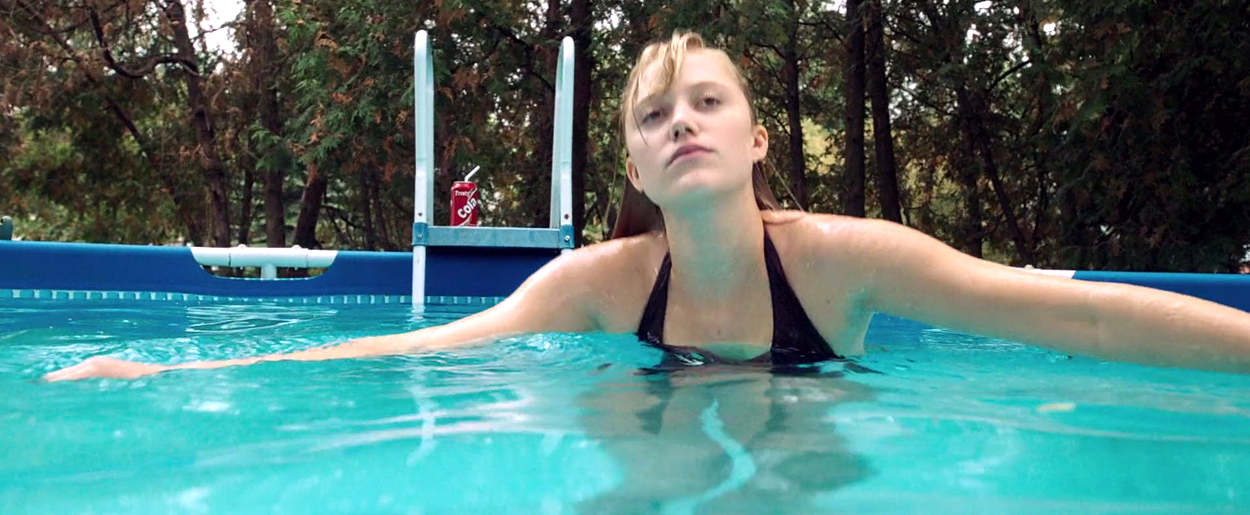 maikamonroe-itfollows00265.jpg