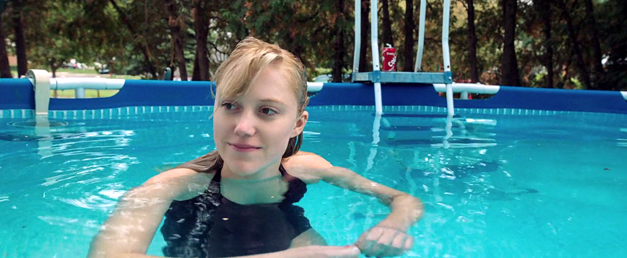 maikamonroe-itfollows00307.jpg
