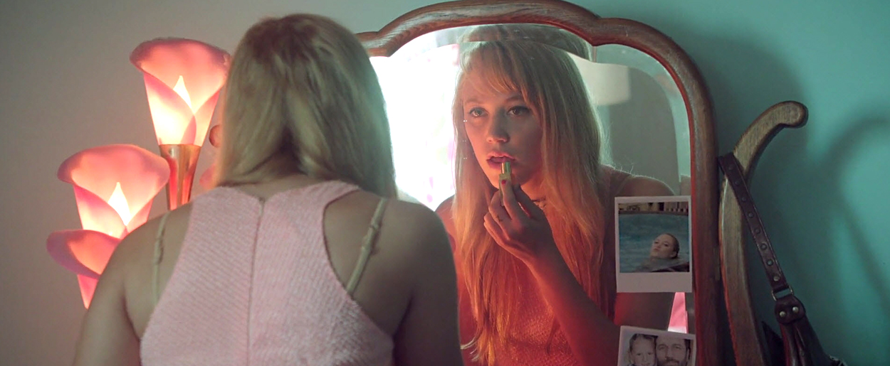maikamonroe-itfollows00479.jpg