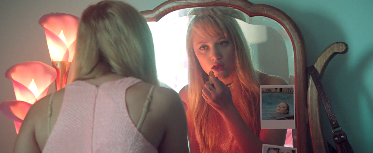maikamonroe-itfollows00481.jpg