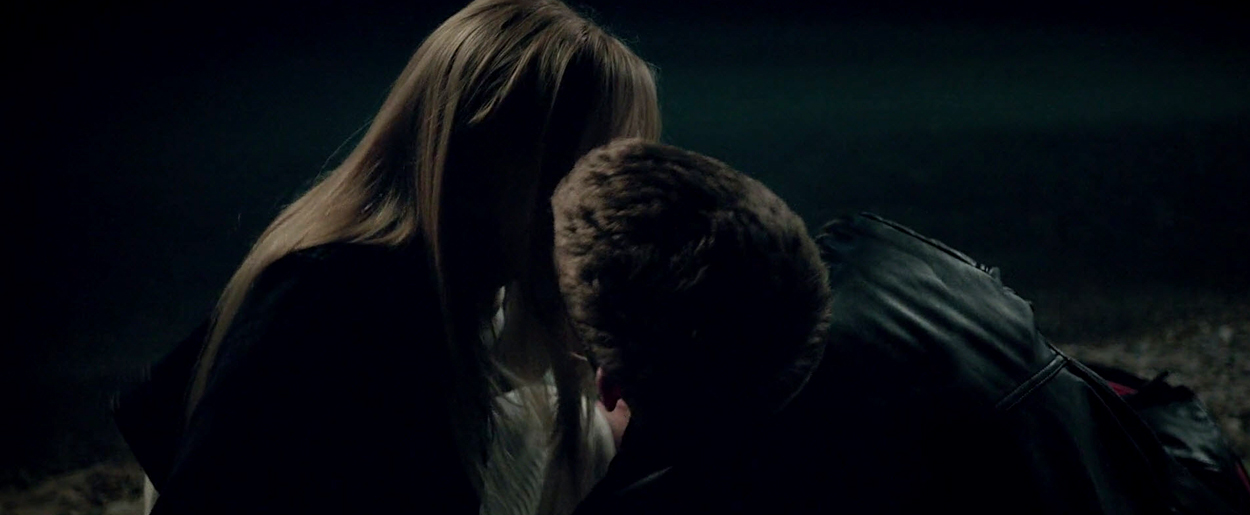 maikamonroe-itfollows00847.jpg