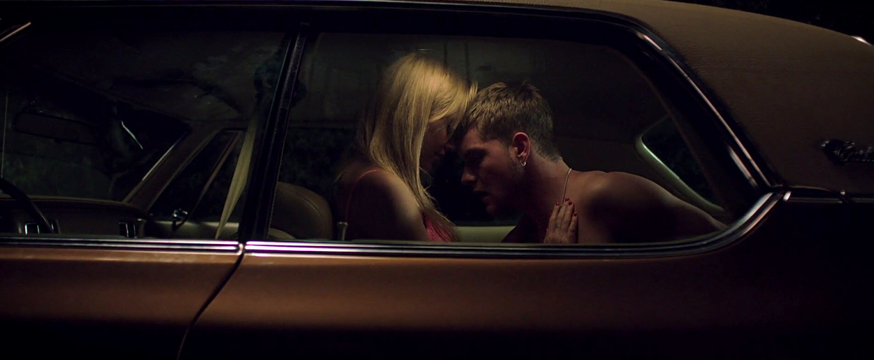 maikamonroe-itfollows00910.jpg