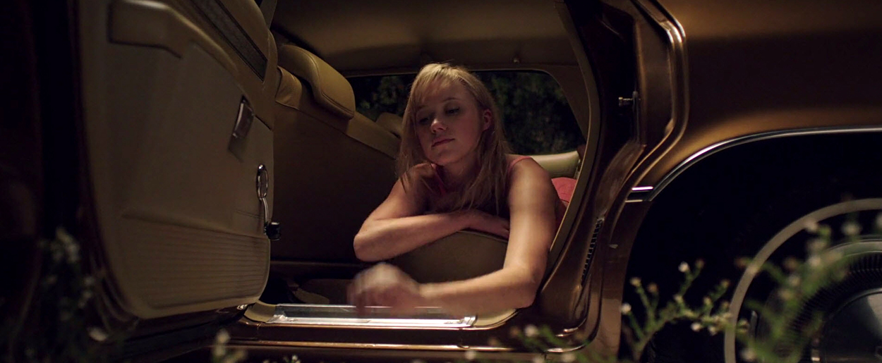 maikamonroe-itfollows00943.jpg
