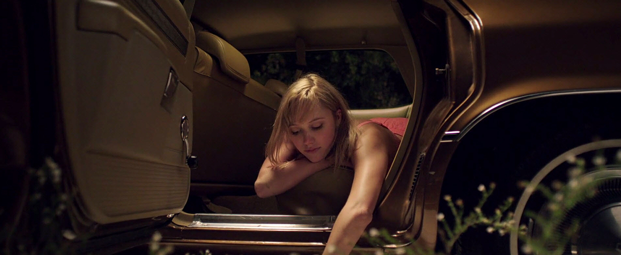 maikamonroe-itfollows00945.jpg
