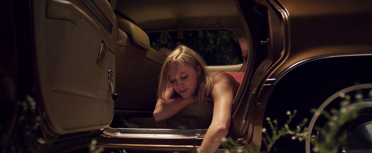 maikamonroe-itfollows00953.jpg