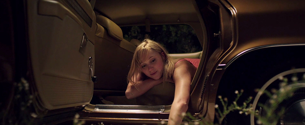 maikamonroe-itfollows00974.jpg