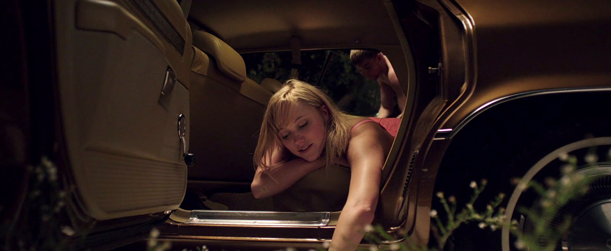 maikamonroe-itfollows00978.jpg