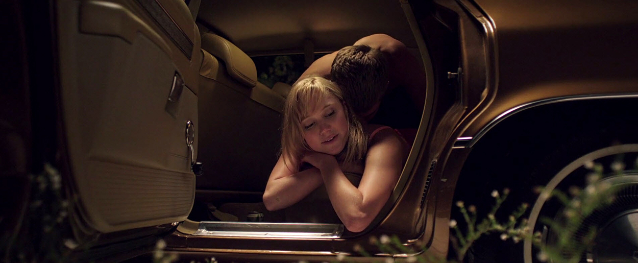 maikamonroe-itfollows00985.jpg