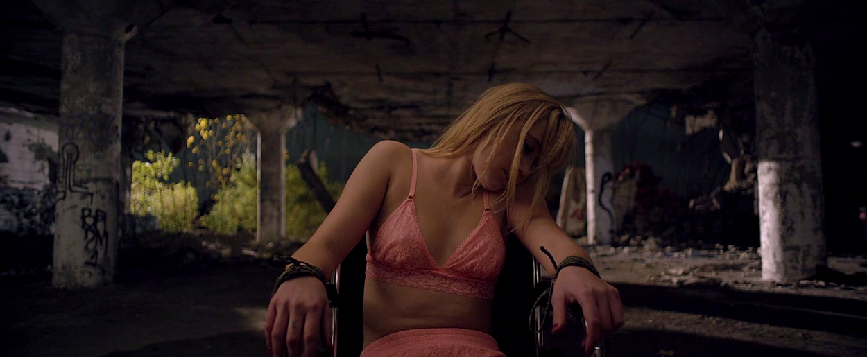 maikamonroe-itfollows01044.jpg