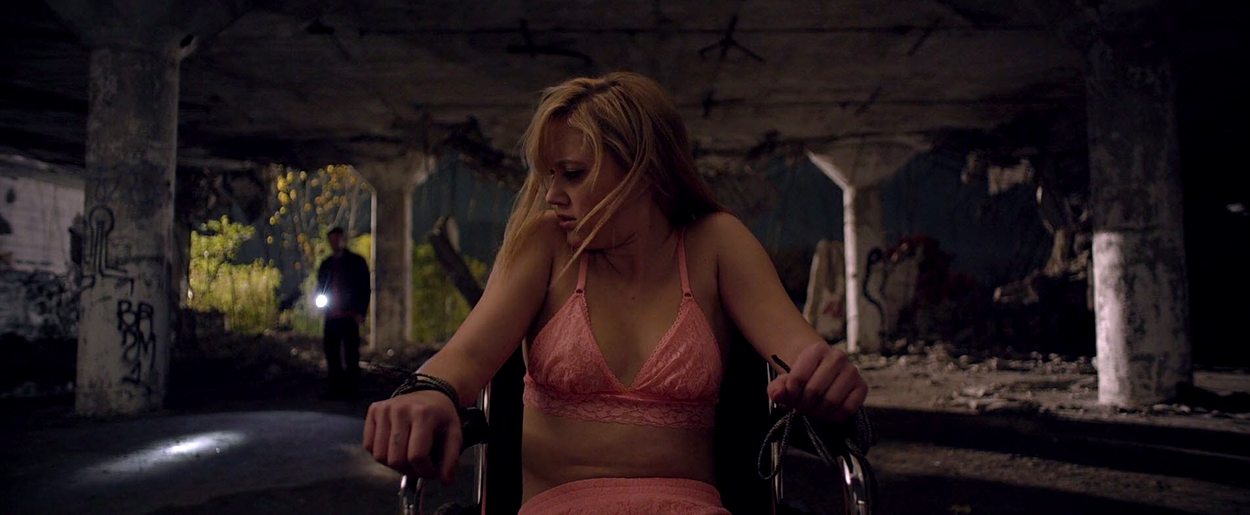 maikamonroe-itfollows01080.jpg