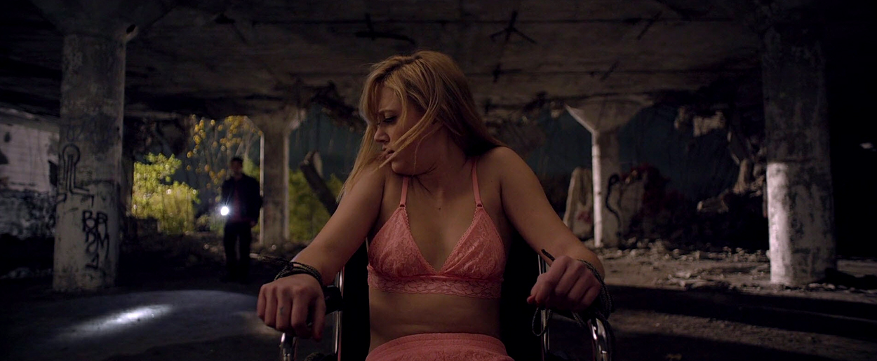 maikamonroe-itfollows01086.jpg