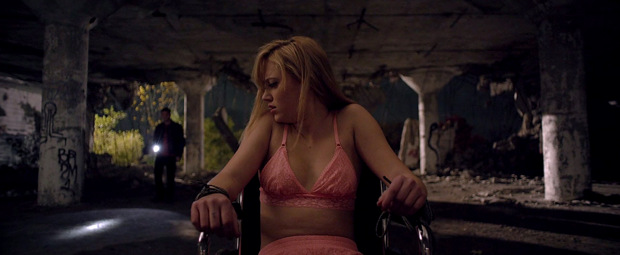 maikamonroe-itfollows01089.jpg
