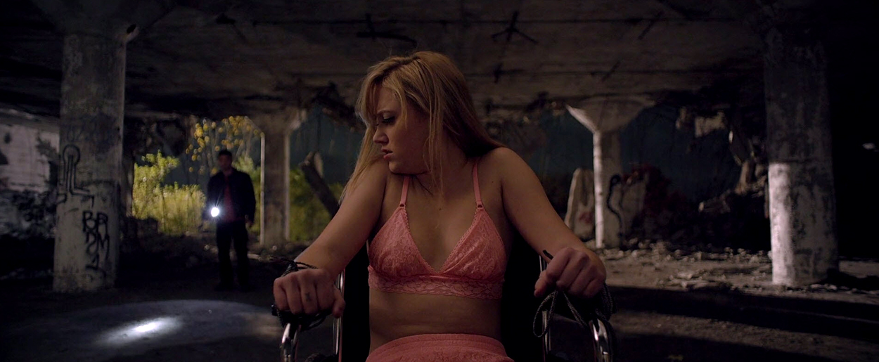 maikamonroe-itfollows01090.jpg