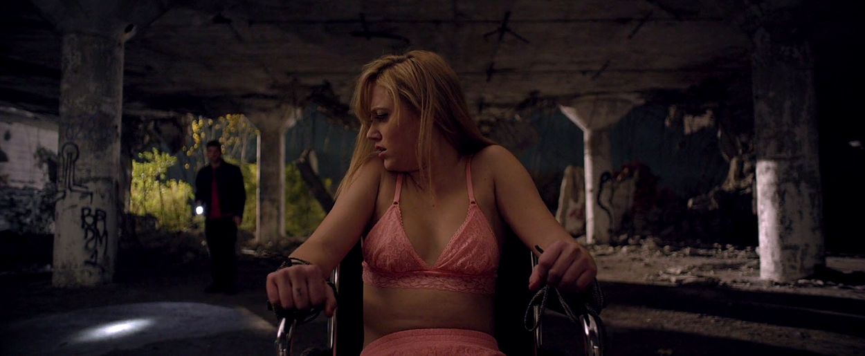 maikamonroe-itfollows01092.jpg