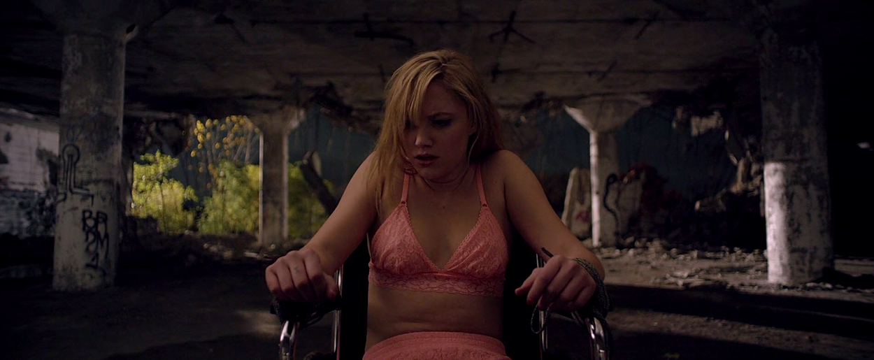 maikamonroe-itfollows01105.jpg