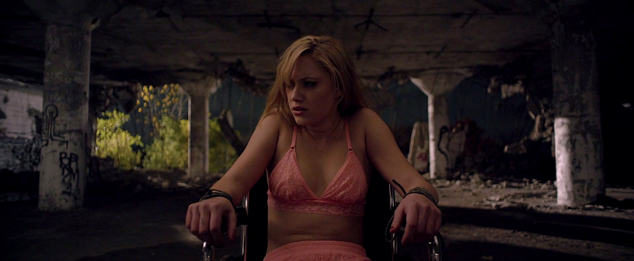 maikamonroe-itfollows01107.jpg