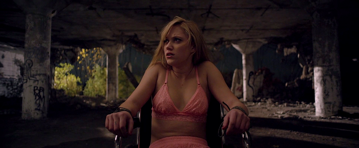 maikamonroe-itfollows01112.jpg