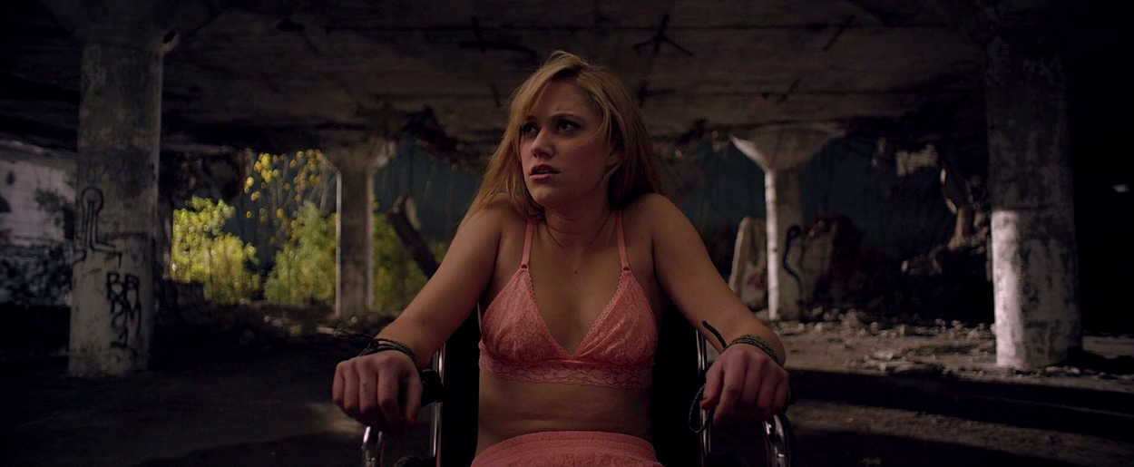 maikamonroe-itfollows01114.jpg
