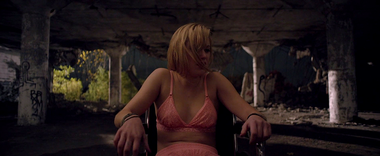 maikamonroe-itfollows01151.jpg