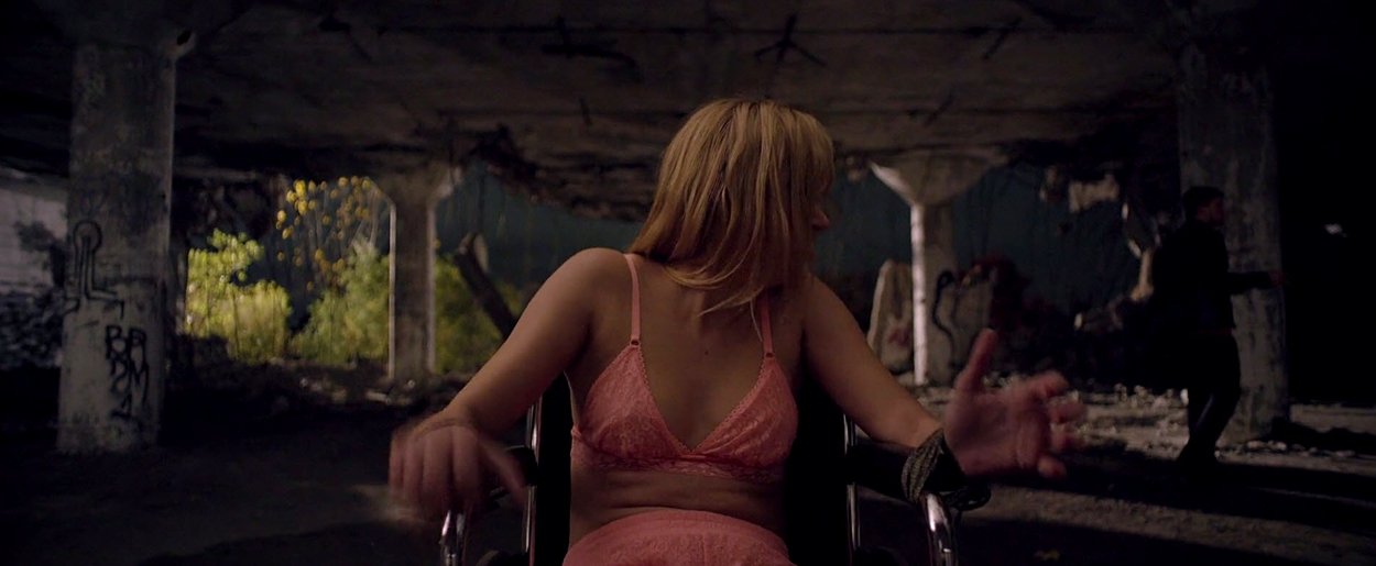 maikamonroe-itfollows01162.jpg