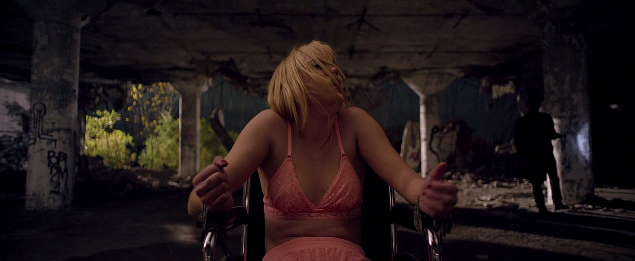 maikamonroe-itfollows01172.jpg