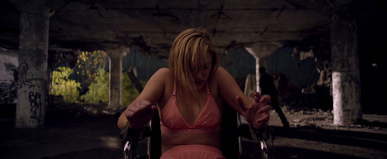 maikamonroe-itfollows01178.jpg