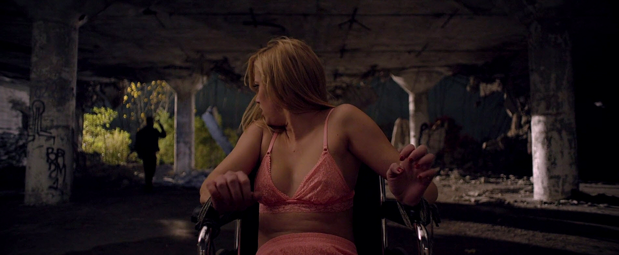 maikamonroe-itfollows01184.jpg