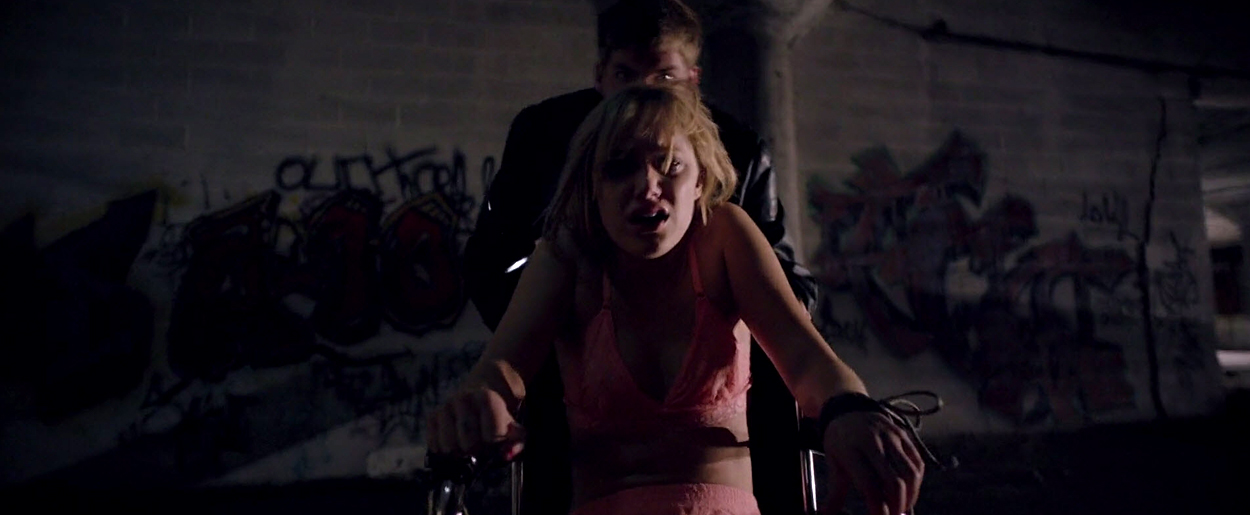 maikamonroe-itfollows01285.jpg