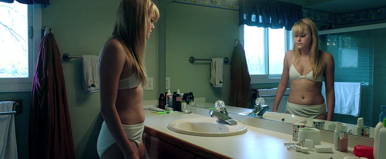 maikamonroe-itfollows01601.jpg