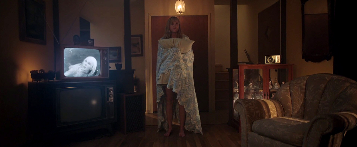 maikamonroe-itfollows01998.jpg